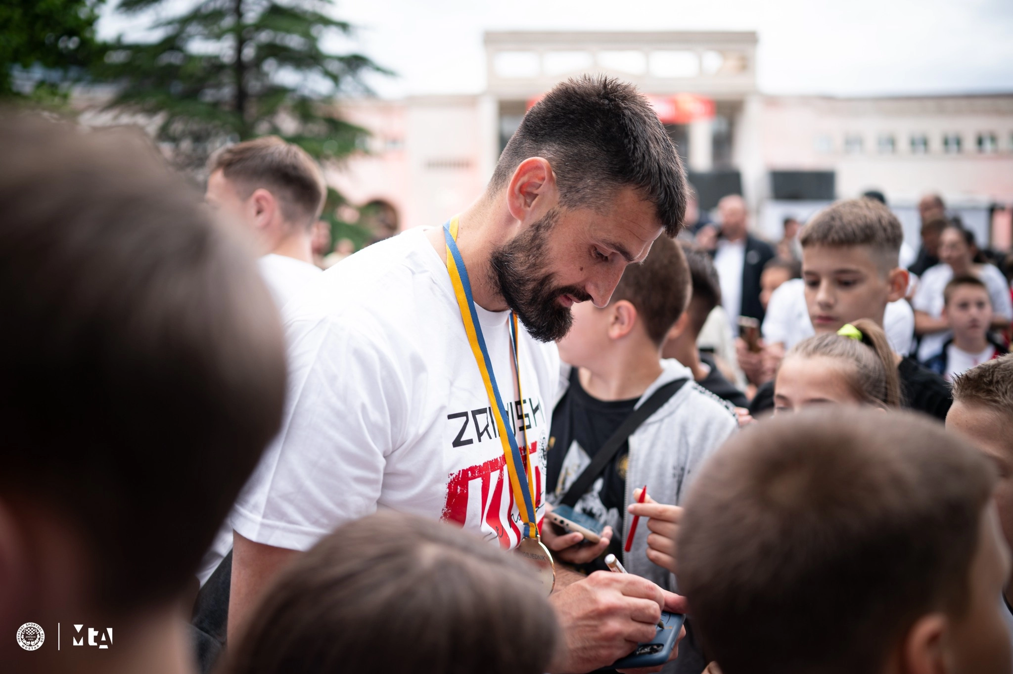 Zadržat će legendu